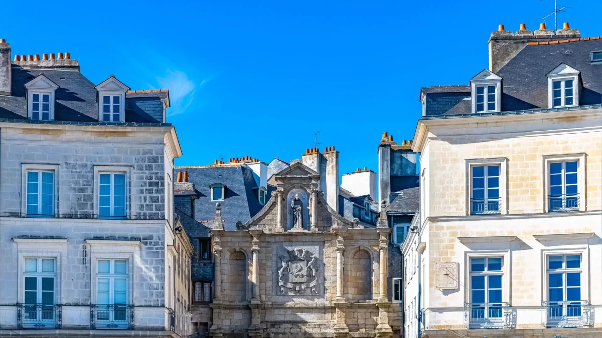 Un logement énergivore classe E doit être rénové selon les normes en vigueur.
