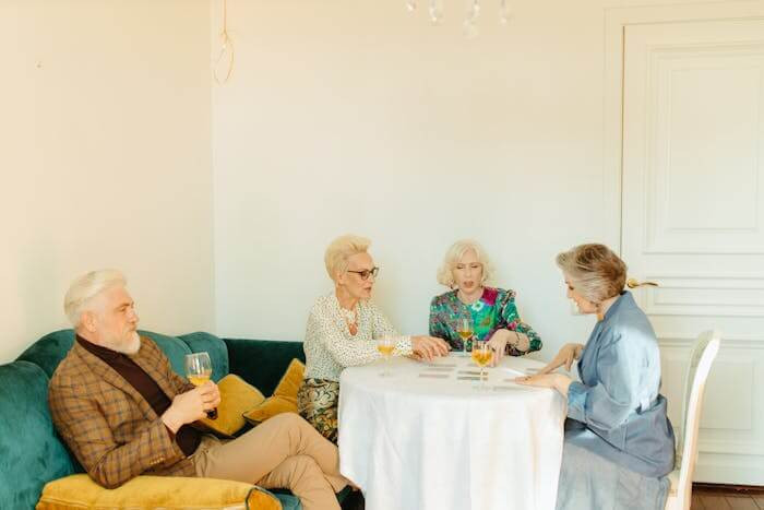 Investir résidence senior inconvénients : points négatifs à considérer !