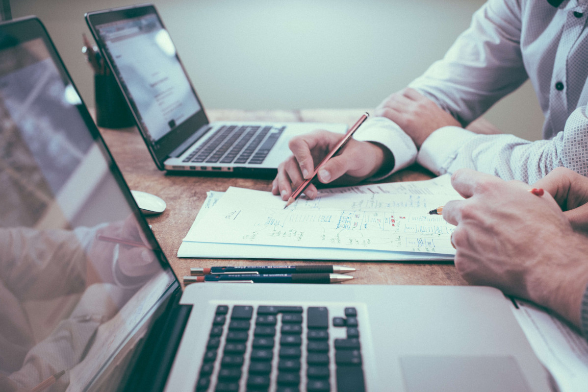 Investir dans l’immobilier en SCI ou en nom propre : quoi choisir ?