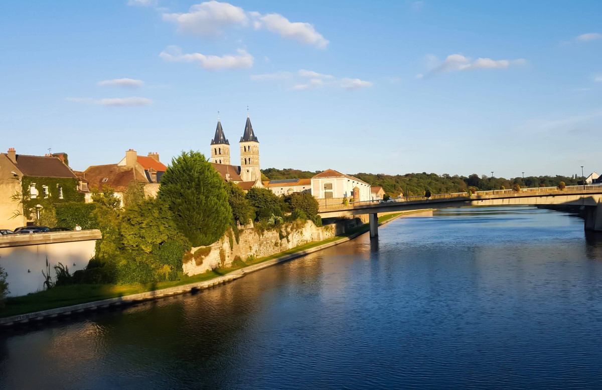 Investir à Melun dans un immeuble de rapport : quel budget prévoir ?