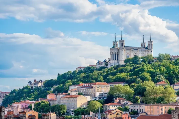 Ville où il ne faut pas investir : les villes aux rendements trompeurs
