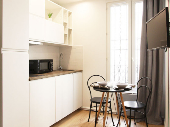 investissement-locatif-paris-studio-confortable-refait-a-neuf