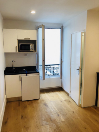 paris/18-eme-arrondissement/operation-rentable-dans-un-studio-refait-a-neuf