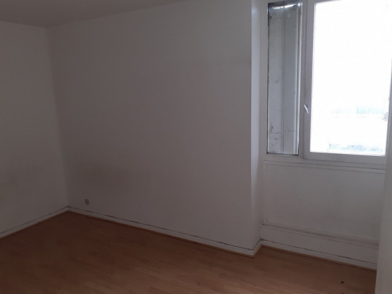 evry/appartement-t2-transforme-en-t4