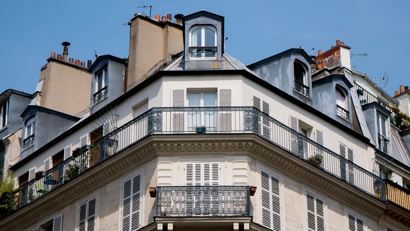 Transmettre un appartement occupé en cours de contrat ne donne pas automatiquement à l’occupant une priorité d’achat.